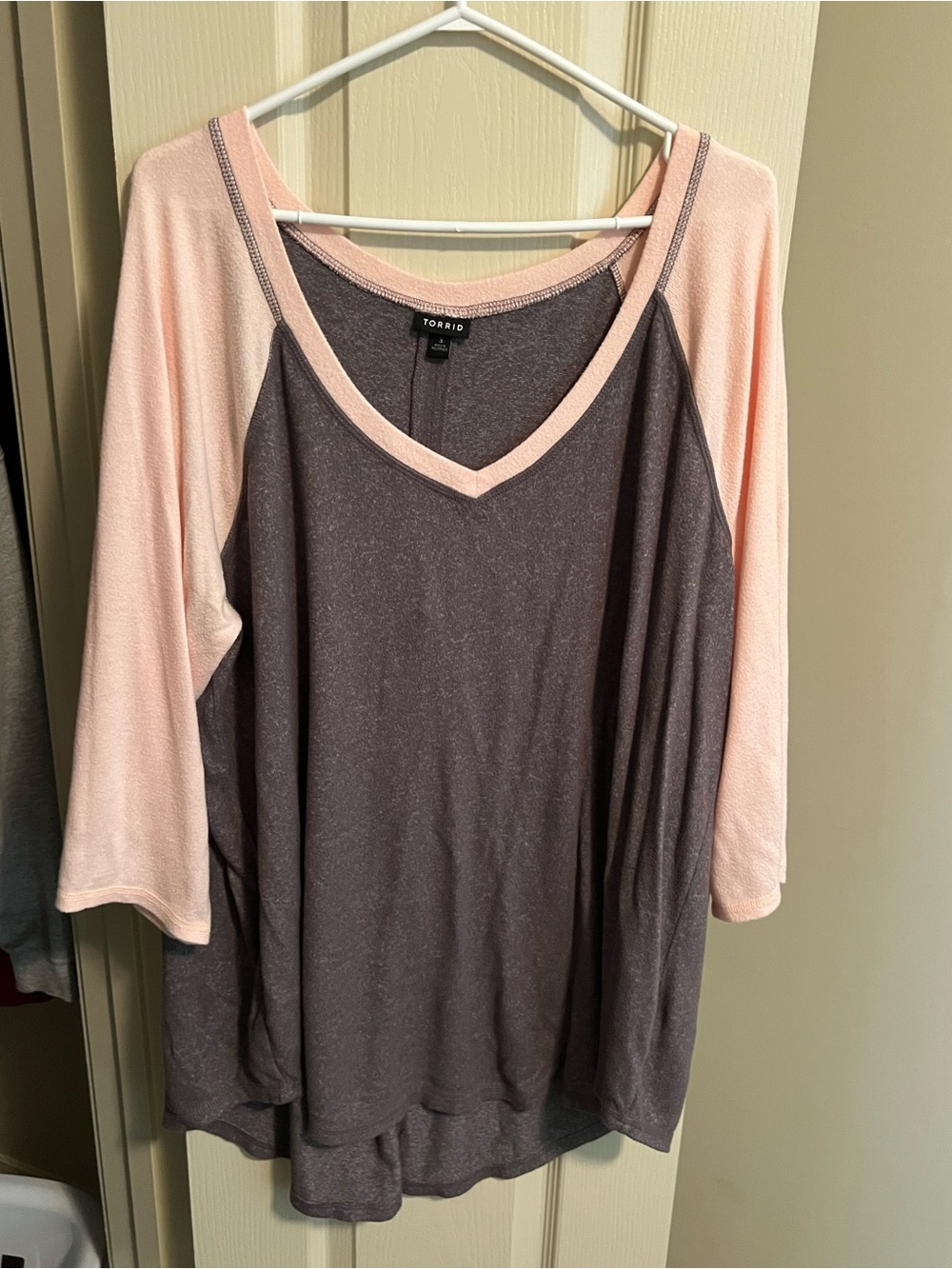 torrid Pink & Gray V-Neck Raglan 3/4 Sleeve Top